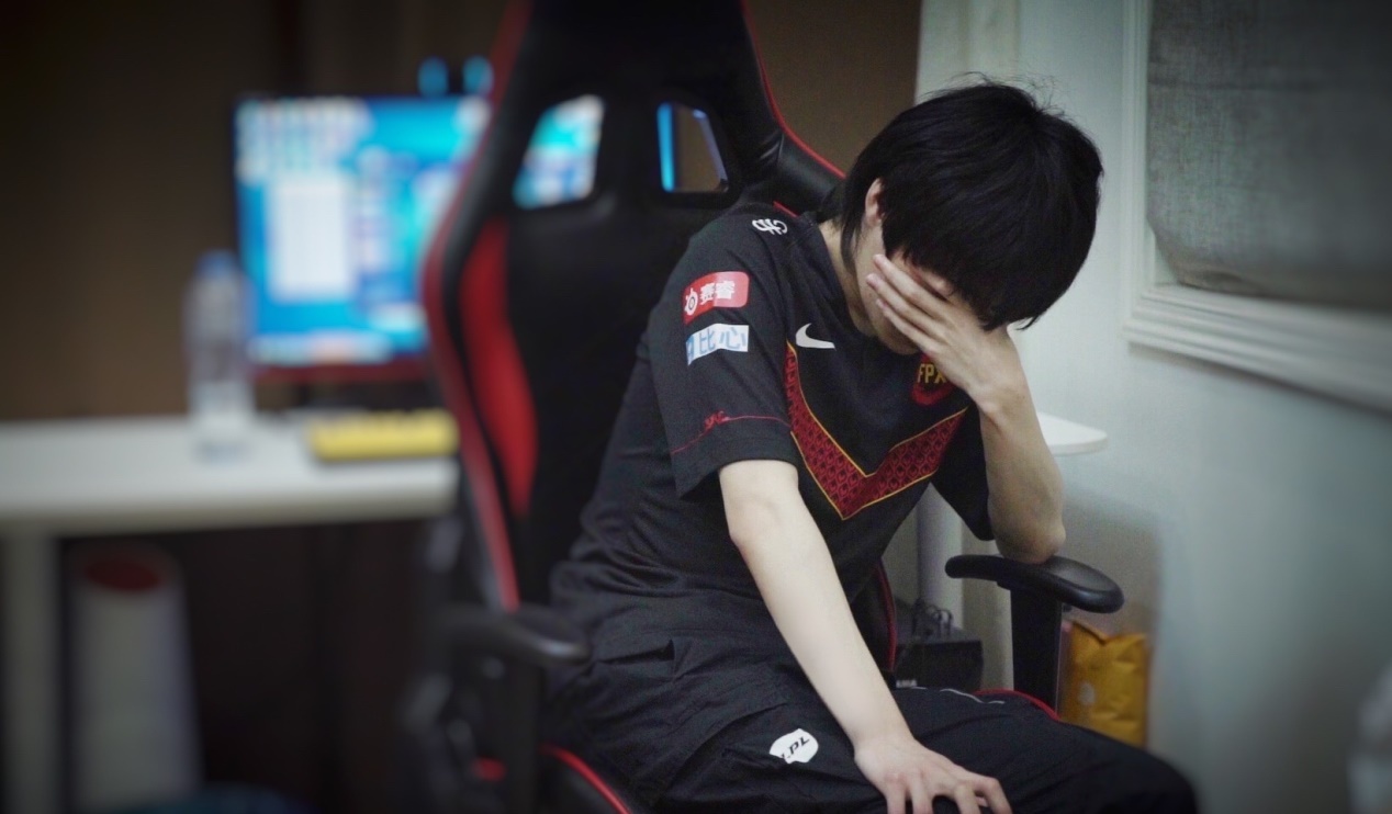 九游体育-TheShy在FPX比赛中出色发挥，重返赛场引发热议！-九游体育